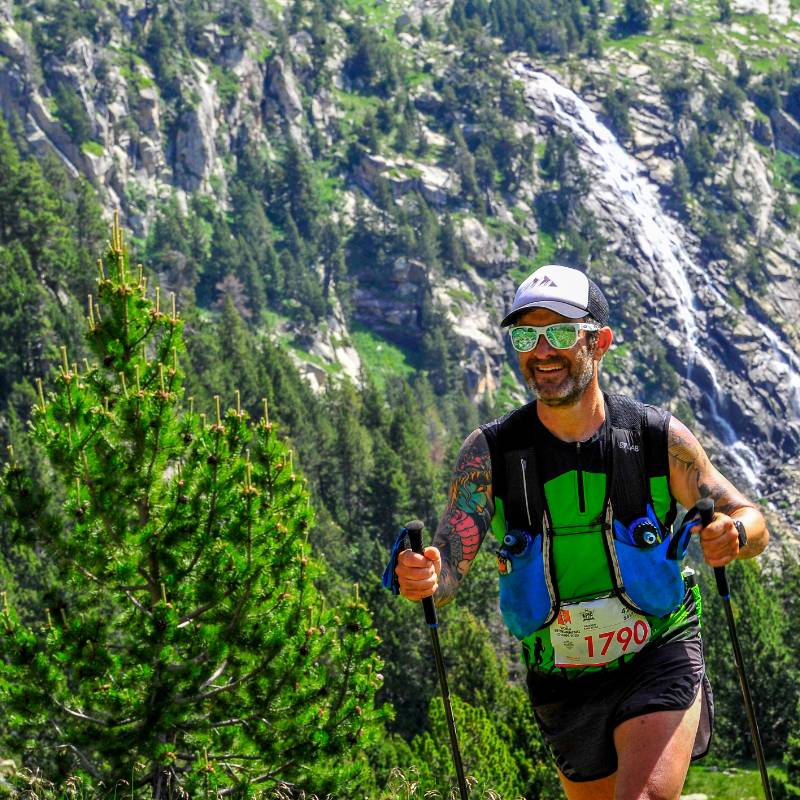 imágenes superpuestas de deportistas practicando distintos deportes